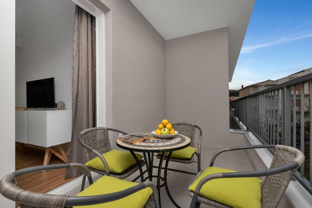 Emilia Lofts Aparthotel Tucepi Exterior photo
